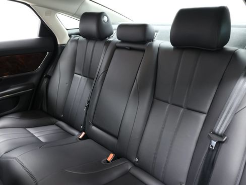 Used 2013 Jaguar XJ AWD image 3