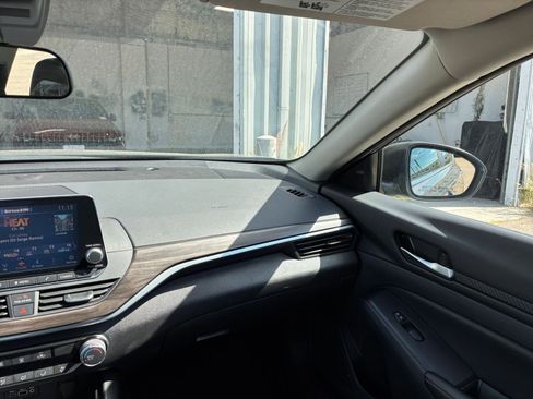 Used 2025 Nissan Altima 2.5 SV image 35