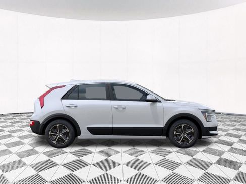 New 2026 Kia Niro LX FWD image 9