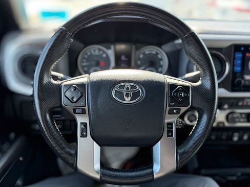 Used 2019 Toyota Tacoma Limited image 8