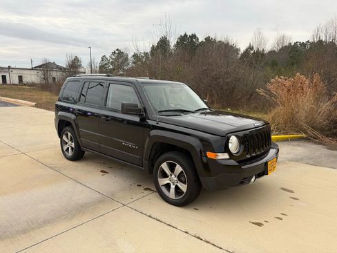 Used 2016 Jeep Patriot High Altitude image 13