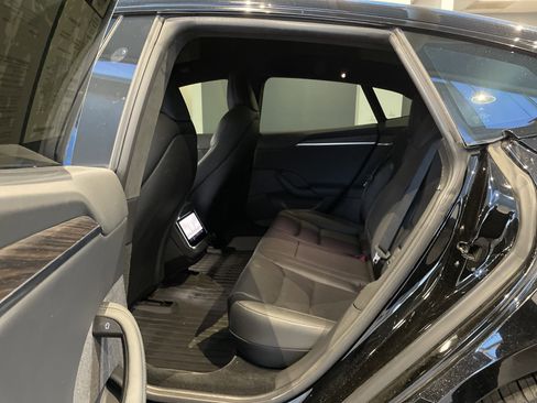 Used 2022 Tesla Model S image 34