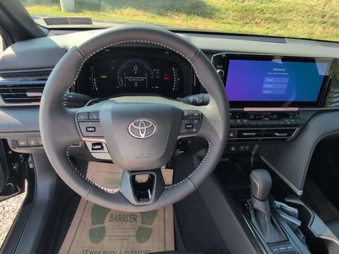 Certified 2026 Toyota Camry Hybrid w/ Multimedia Upgrade Package AWD/4WD image 28