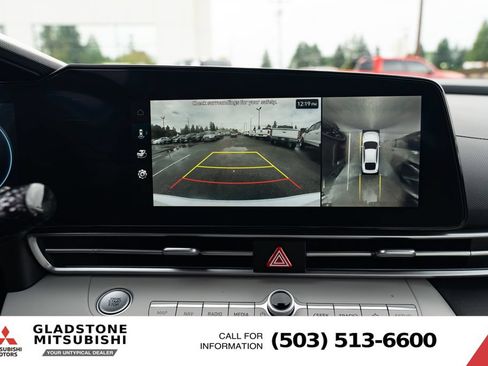 Used 2024 Hyundai Elantra Limited FWD image 15