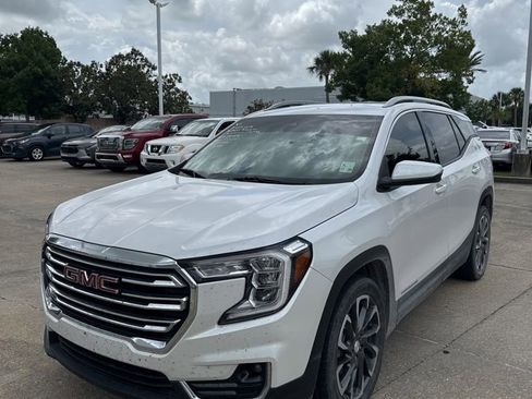 Used 2022 GMC Terrain SLT FWD image 1