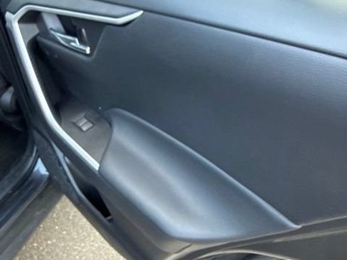 Used 2024 Toyota RAV4 XLE FWD image 39