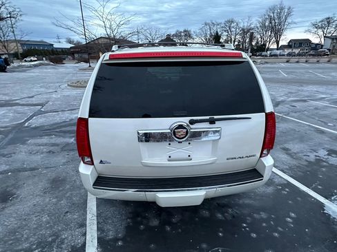 Used 2013 Cadillac Escalade Luxury image 6
