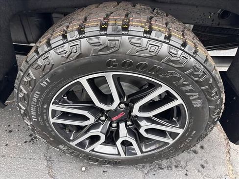 New 2026 GMC Sierra 1500 AT4 w/ AT4 Premium Package AWD/4WD image 15