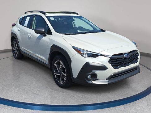 Used 2024 Subaru Crosstrek 2.0i Premium AWD/4WD image 3