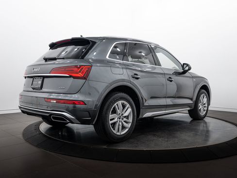 Certified 2023 Audi Q5 2.0T Premium w/ Convenience Package AWD/4WD image 4