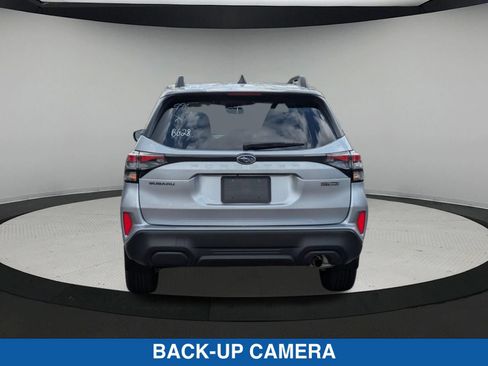 Used 2025 Subaru Forester Premium AWD/4WD image 5