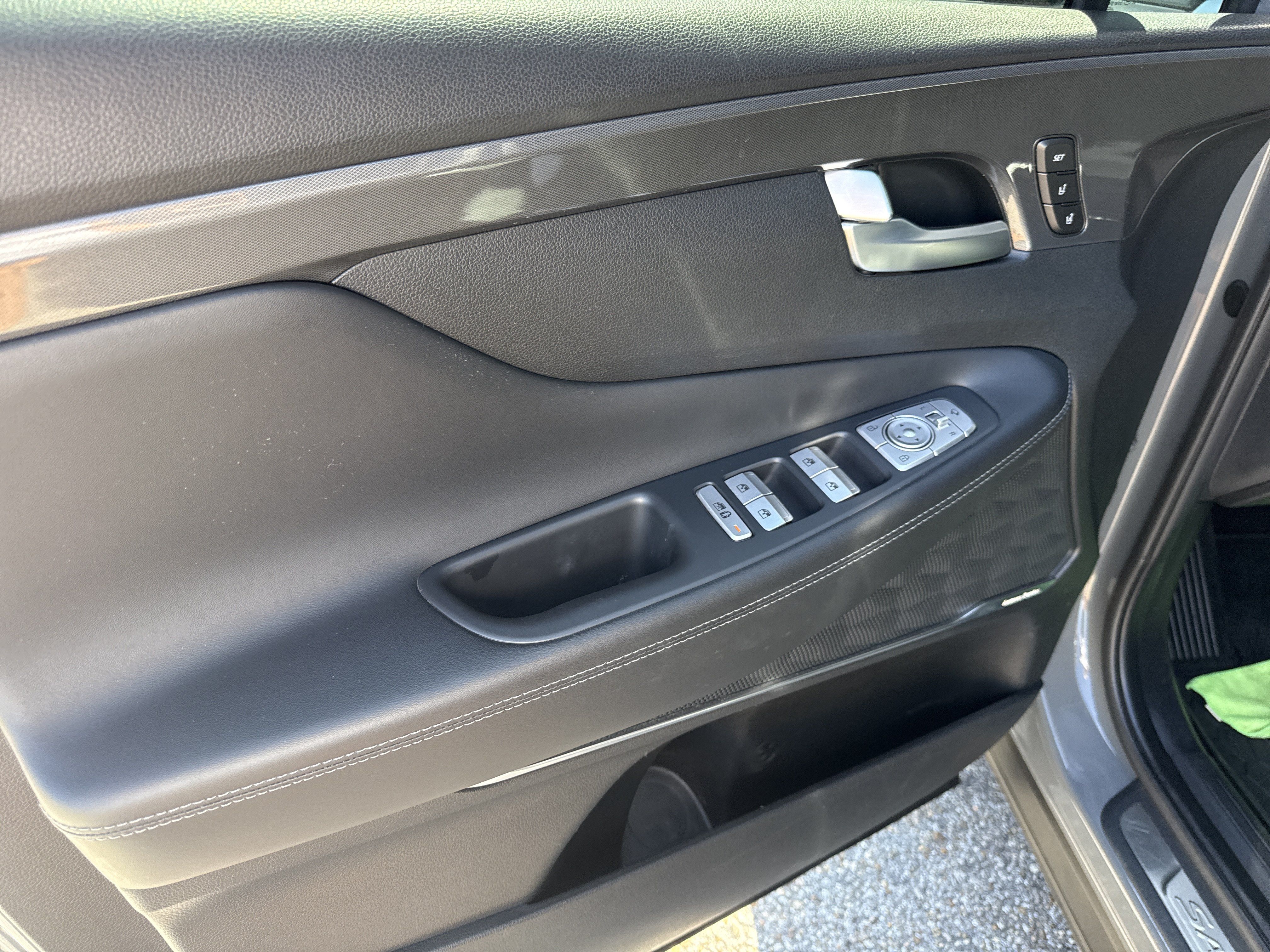 Used 2023 Hyundai Santa Fe Calligraphy FWD image 7