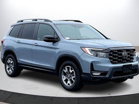 Used 2022 Honda Passport TrailSport image 2