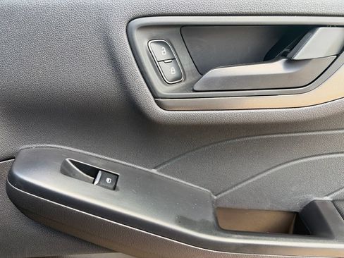 Certified 2025 Ford Escape Active AWD/4WD image 9