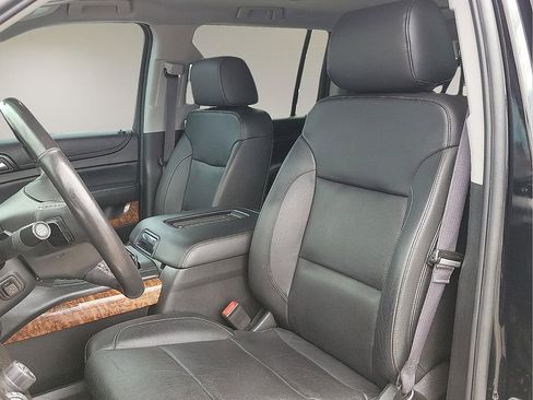 Used 2017 Chevrolet Suburban Premier RWD image 12