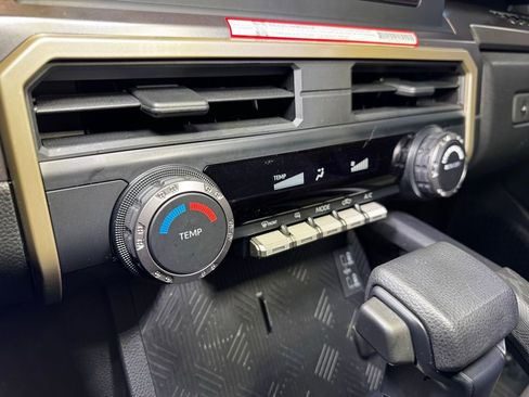 Used 2025 Toyota Tacoma SR5 image 33