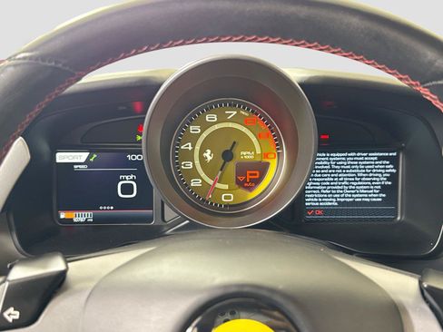 Used 2021 Ferrari F8 Tributo RWD image 17