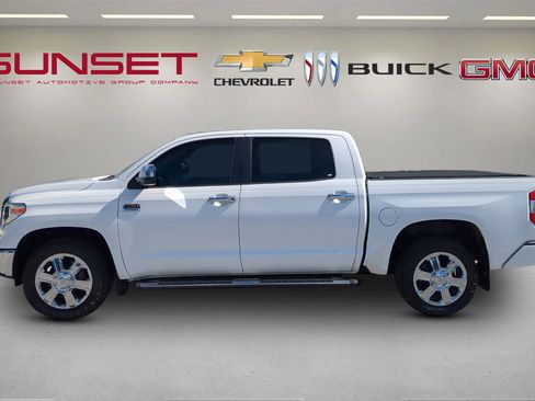 Used 2018 Toyota Tundra SR5 image 7