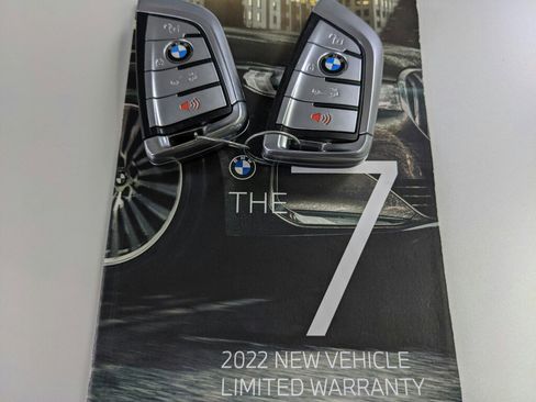 Used 2022 BMW 750i xDrive w/ Executive Package image 33