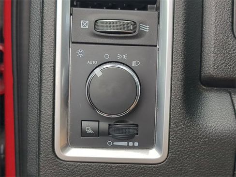 Used 2024 RAM 1500 Classic SLT image 28