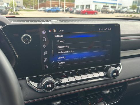 Used 2024 Chevrolet Colorado Z71 w/ Z71 Convenience Package 2 AWD/4WD image 15