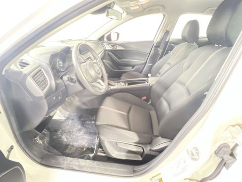 Used 2018 MAZDA MAZDA3 Sport w/ Preferred Equipment Package image 19