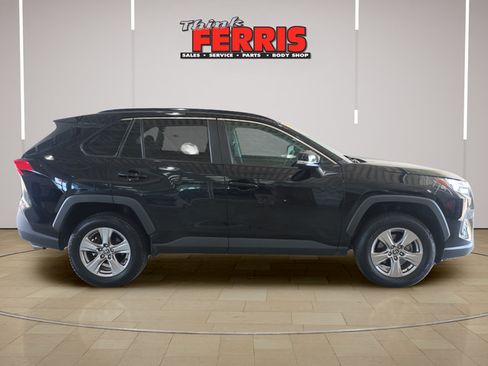 Used 2022 Toyota RAV4 XLE AWD/4WD image 6