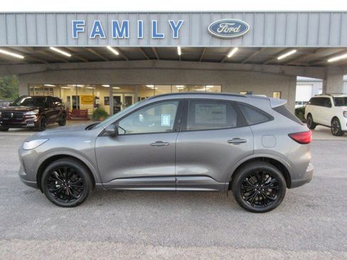 Used 2024 Ford Escape ST-Line Elite w/ Premium Technology Package image 2