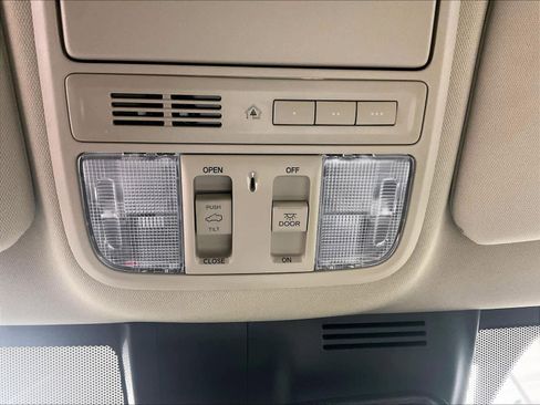 Used 2022 Honda CR-V Touring image 27