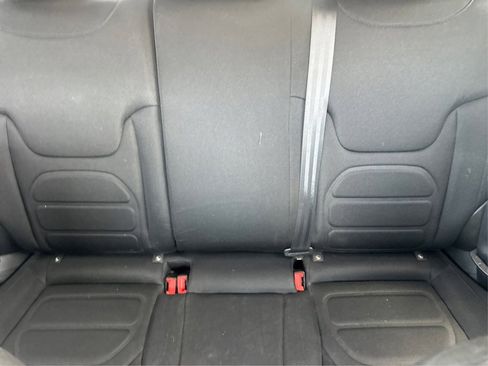 Used 2019 Jeep Renegade Latitude image 27