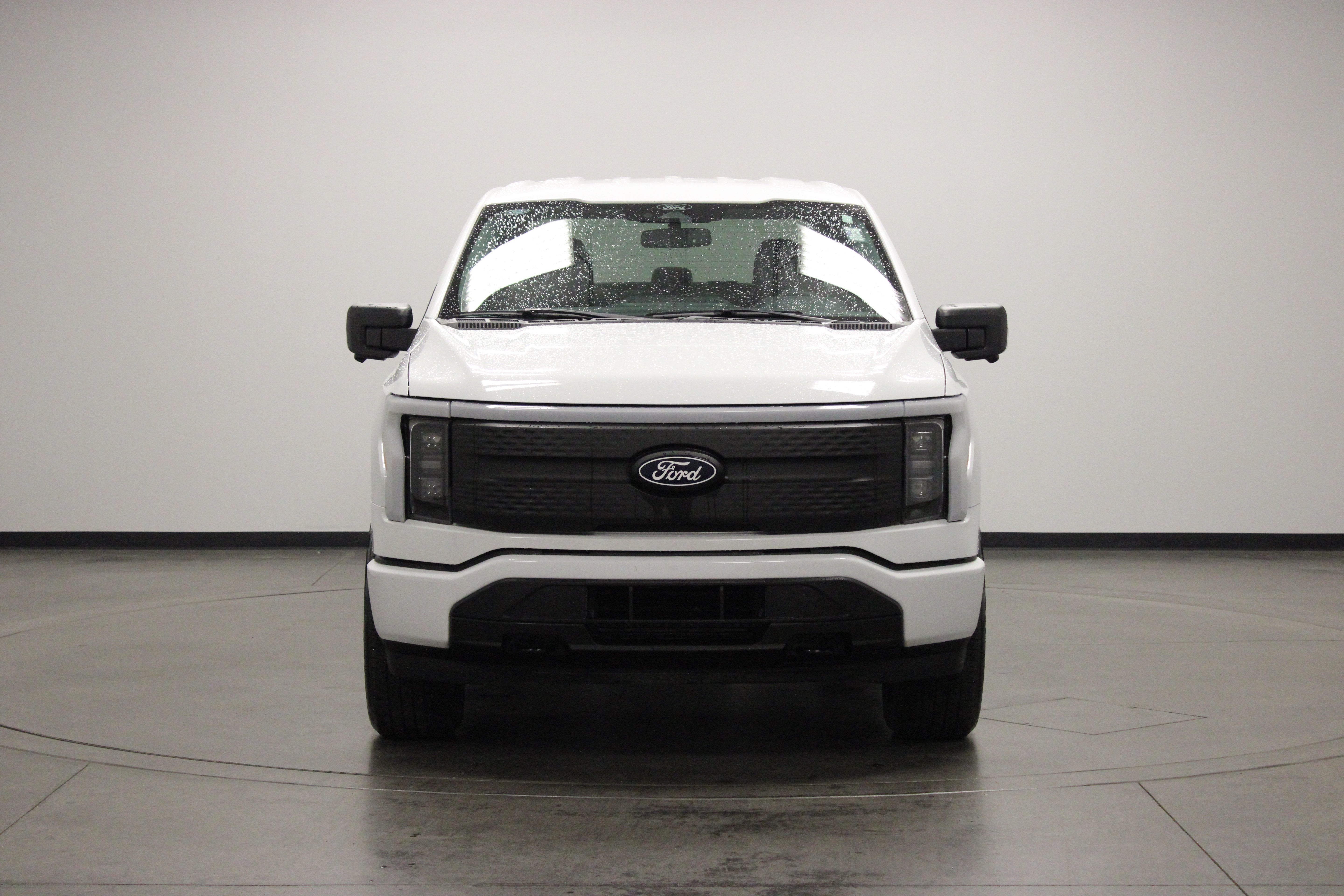 Used 2024 Ford F150 Lightning XLT AWD/4WD image 3