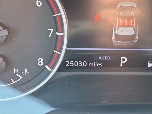 Used 2023 Nissan Rogue SV AWD/4WD image 17