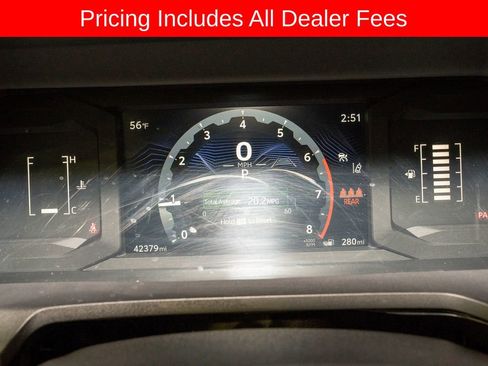Certified 2024 Toyota Tacoma SR5 AWD/4WD image 16