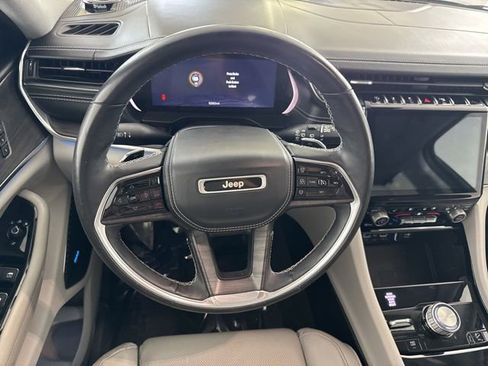 Used 2021 Jeep Grand Cherokee L Overland w/ Luxury Tech Group IV AWD/4WD image 24