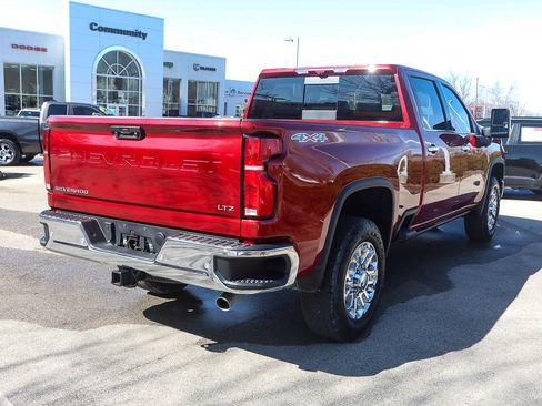 Used 2025 Chevrolet Silverado 2500 LTZ w/ LTZ Premium Package image 7