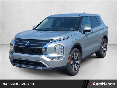 Used 2025 Mitsubishi Outlander SE
