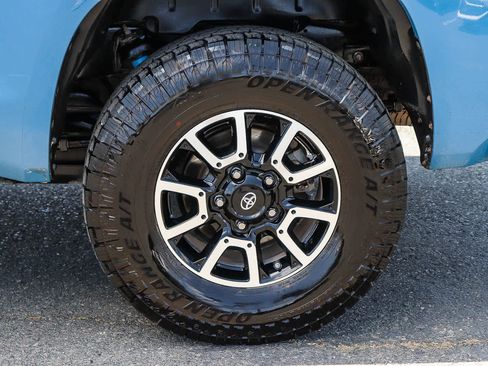 Used 2019 Toyota Tundra SR5 w/ TRD Off Road Package AWD/4WD image 11
