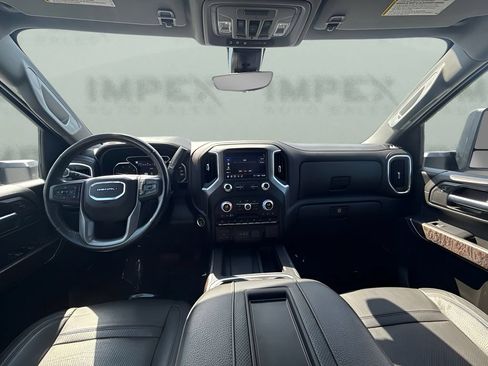 Used 2022 GMC Sierra 2500 Denali w/ Denali Ultimate Package AWD/4WD image 8