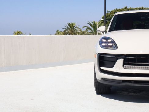 New 2026 Porsche Macan AWD/4WD image 12