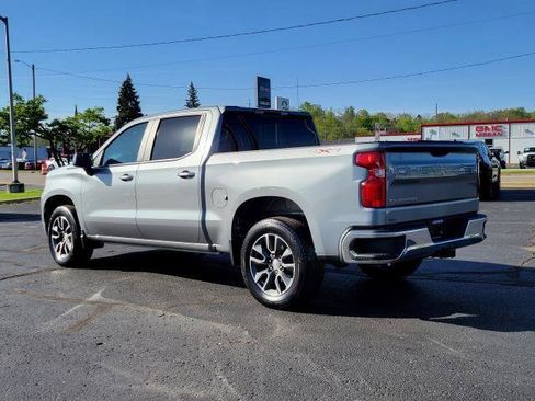 Used 2024 Chevrolet Silverado 1500 LT AWD/4WD image 3