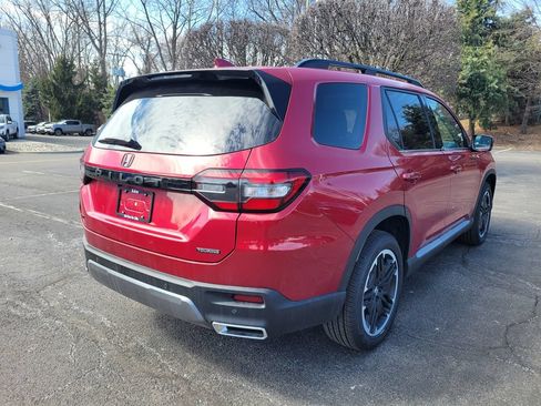 New 2026 Honda Pilot Touring image 3