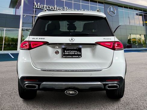 Certified 2022 Mercedes-Benz GLE 350 4MATIC image 4