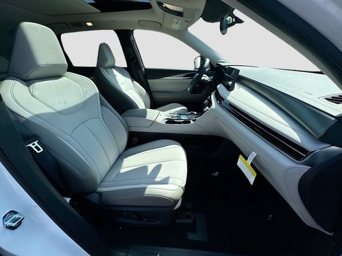 Certified 2026 INFINITI QX60 Luxe w/ Cargo Package FWD image 32