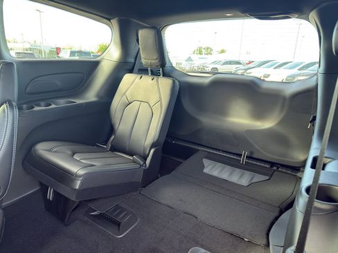 New 2026 Chrysler Pacifica Select AWD/4WD image 35
