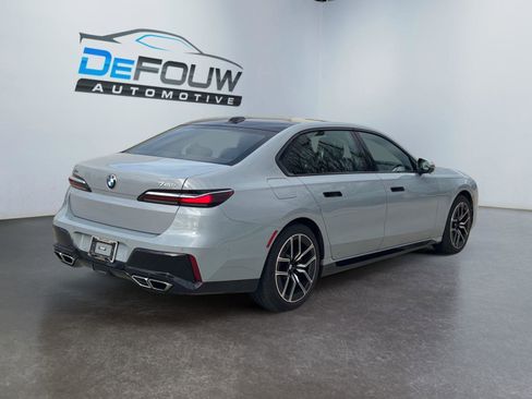 Certified 2023 BMW 760i xDrive image 3