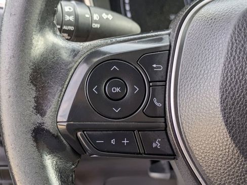 Used 2023 Toyota Corolla Cross XLE image 21