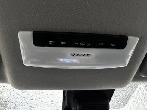 Used 2021 Nissan Versa S image 28