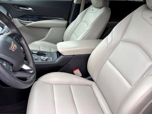 Used 2019 Cadillac XT4 Luxury w/ Trailering Package image 16