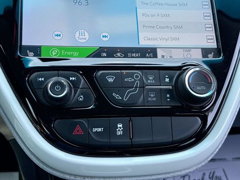 Used 2020 Chevrolet Bolt Premier w/ Infotainment Package FWD image 17
