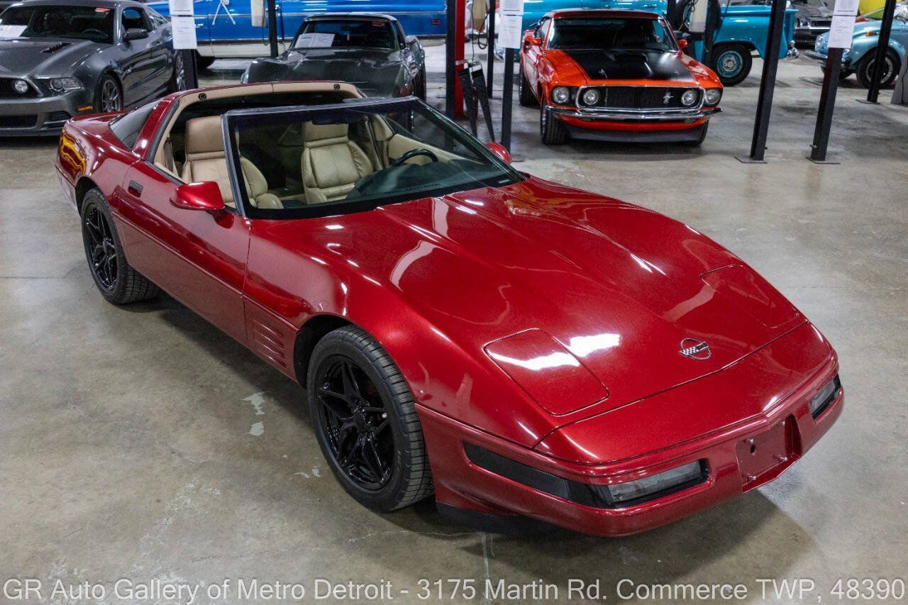 Used 1992 Chevrolet Corvette Coupe RWD image 10